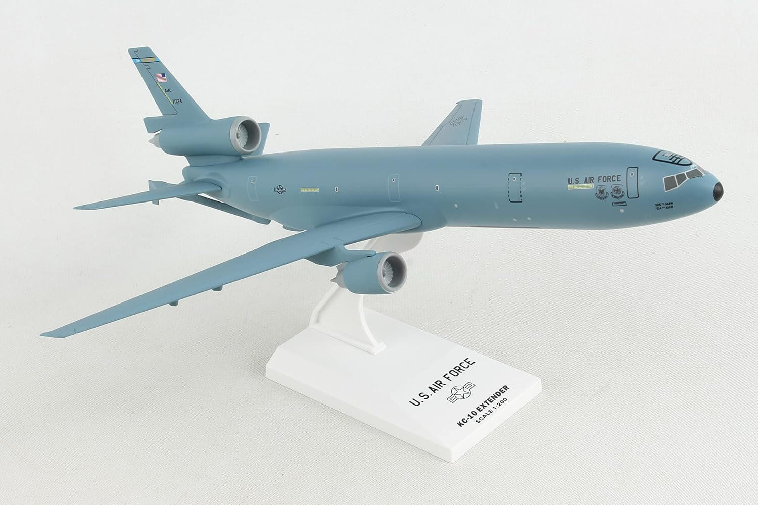 Skymarks Daron KC-10 USAF McGuire AFT New Livery Airplane 1-200
